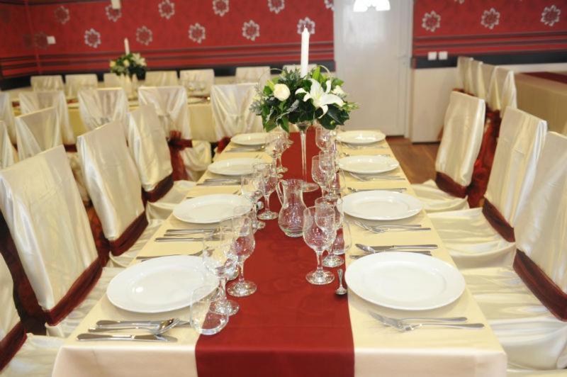 Pension Varadia Oradea Extérieur photo
