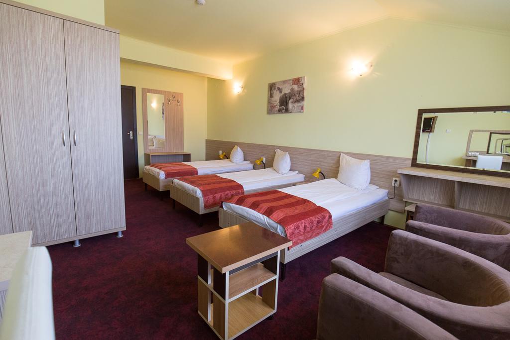 Pension Varadia Oradea Extérieur photo