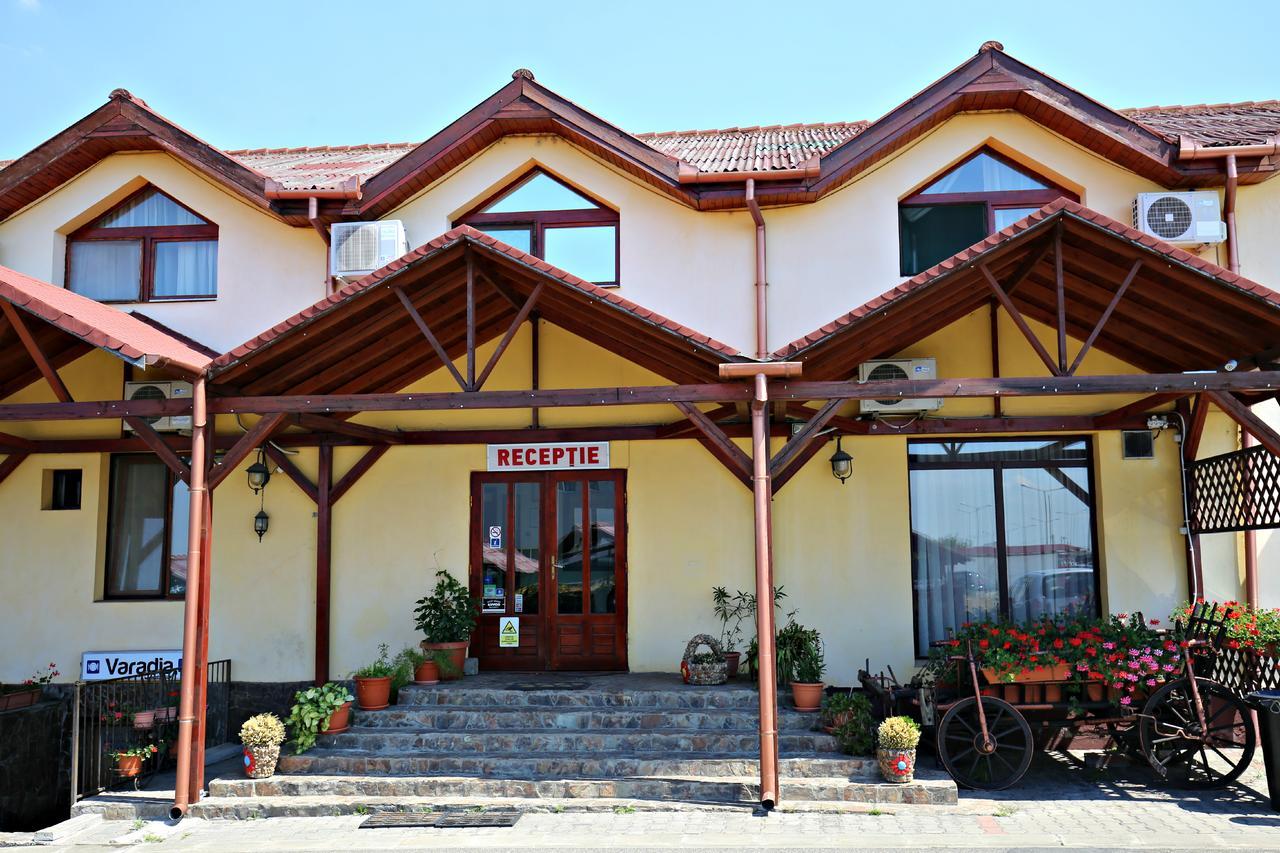 Pension Varadia Oradea Extérieur photo