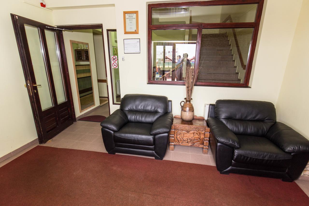 Pension Varadia Oradea Extérieur photo
