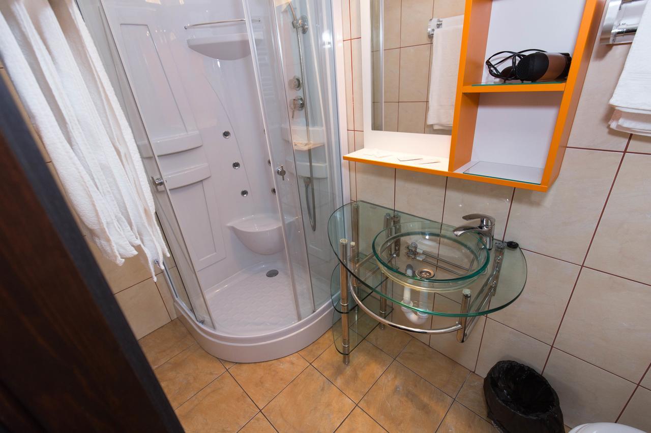 Pension Varadia Oradea Extérieur photo