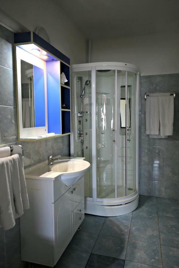Pension Varadia Oradea Extérieur photo
